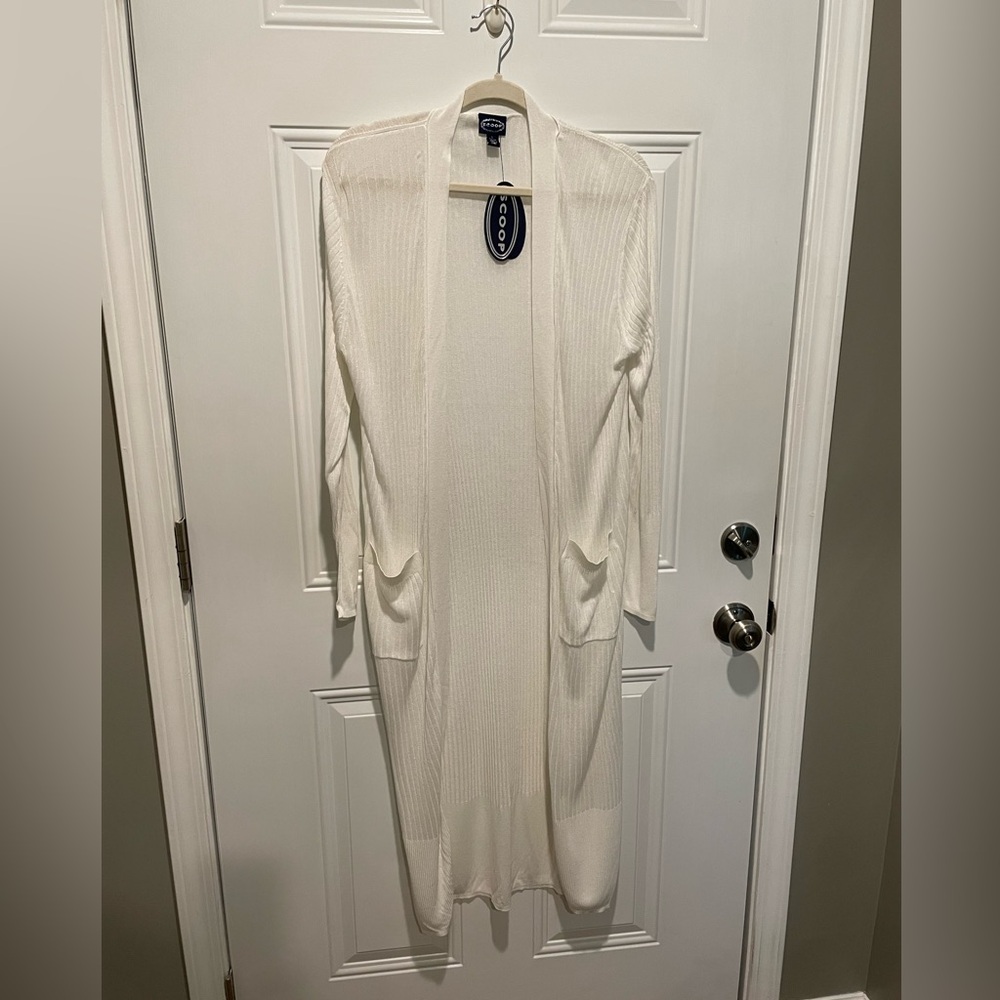 Scoop light weight cardigan, size large